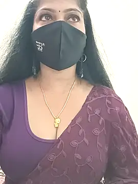 shivani27 online show from April 30, 2026, 8:42 am