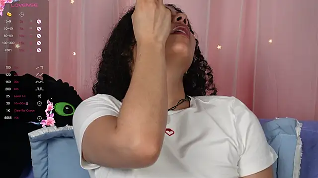 Victoria Curly online show from September 15, 2025, 4:18 pm