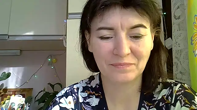 Krystal 82 online show from October 18, 2025, 8:48 am