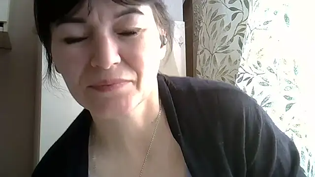 Krystal 82 online show from February 3, 2026, 9:47 am