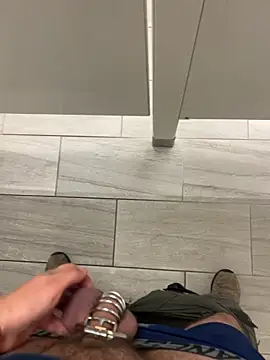 Snapshot of Malesub-84 chatting on October 31, 2025, 12:06 pm Malesub-84 online show from October 31, 2025, 12:06 pm