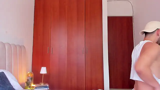 Dark beauty2 online show from September 28, 2025, 6:13 pm