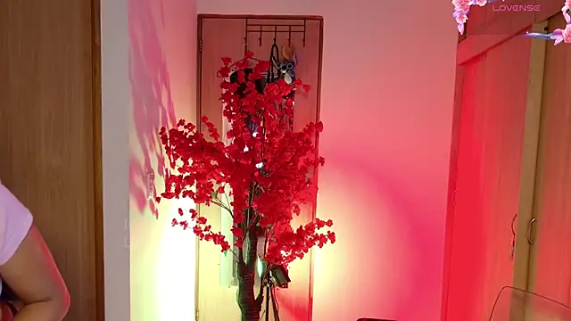 lilijwatson online show from April 2, 2026, 4:21 am