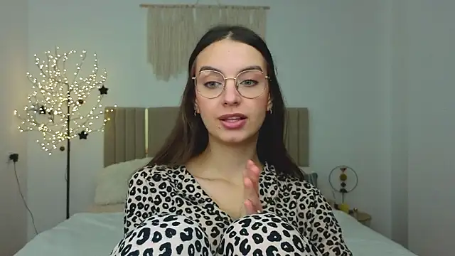 Real cutie1 online show from February 7, 2026, 1:48 pm