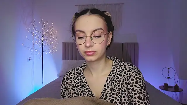 Real cutie1 online show from March 17, 2026, 2:09 pm