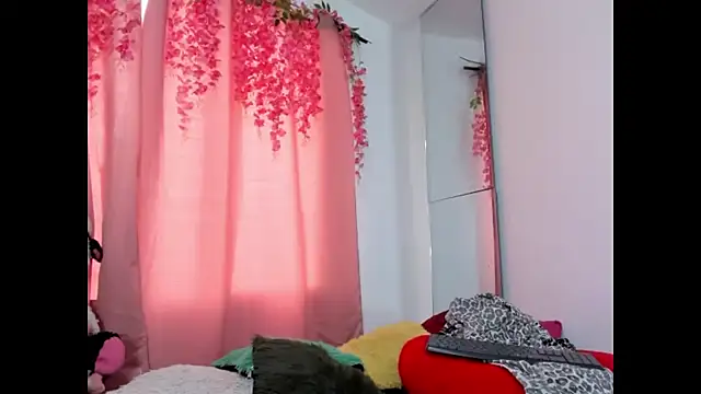 Snapshot of lanastone86 chatting on October 8, 2025, 12:58 pm lanastone86 online show from October 8, 2025, 12:58 pm