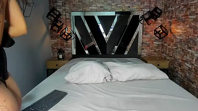 rubyrouge   online show from January 7, 2026, 7:16 pm