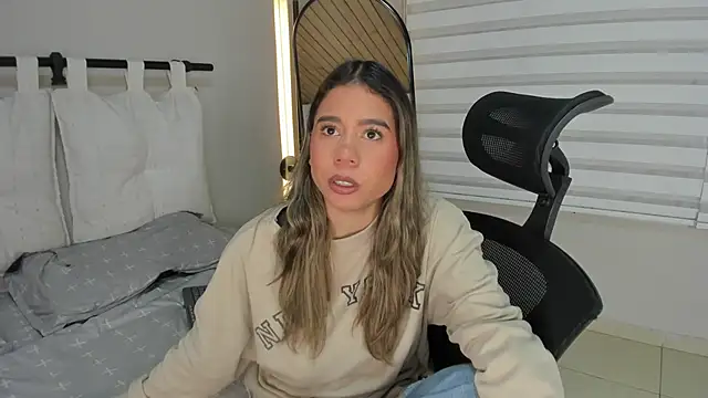 Rachell criss online show from November 28, 2025, 4:04 am