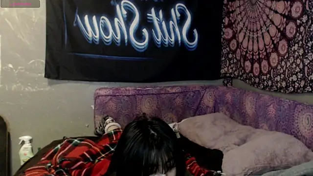 Snapshot of London_Ray chatting on September 12, 2025, 9:42 am London Ray online show from September 12, 2025, 9:42 am