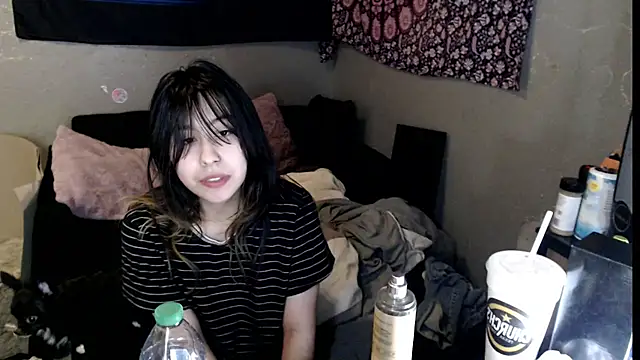 London Ray online show from November 9, 2025, 8:23 am