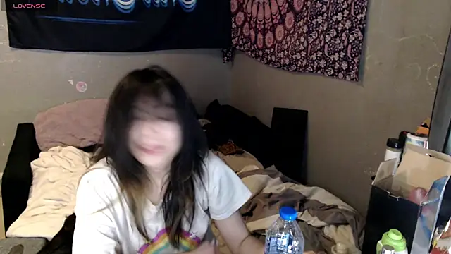 Snapshot of London_Ray chatting on November 23, 2025, 8:25 am London Ray online show from November 23, 2025, 8:25 am