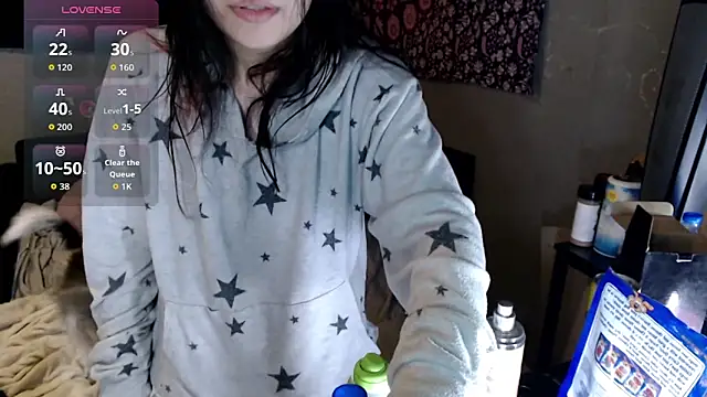 Snapshot of London_Ray chatting on December 5, 2025, 4:32 am London Ray online show from December 5, 2025, 4:32 am