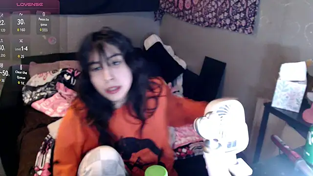 Snapshot of London_Ray chatting on February 7, 2026, 7:12 am London Ray online show from February 7, 2026, 7:12 am