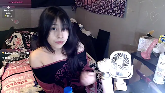 Snapshot of London_Ray chatting on February 11, 2026, 5:23 am London Ray online show from February 11, 2026, 5:23 am