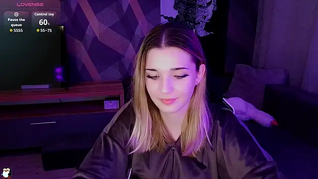 Sandy Belle online show from October 9, 2025, 9:13 pm