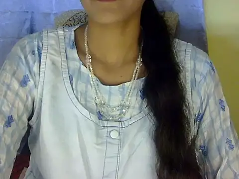 zara Khan0 online show from September 9, 2025, 1:43 pm