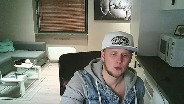 Dartanjanas13 online show from October 25, 2025, 9:42 pm