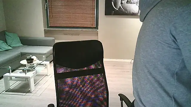 Dartanjanas13 online show from November 5, 2025, 5:24 pm