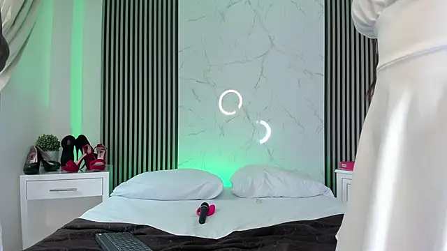 JackAndRosse  online show from March 14, 2026, 2:44 pm