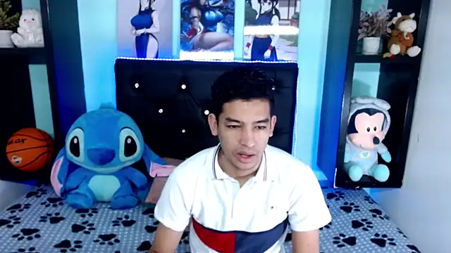 x oliver x online show from November 8, 2025, 3:29 am