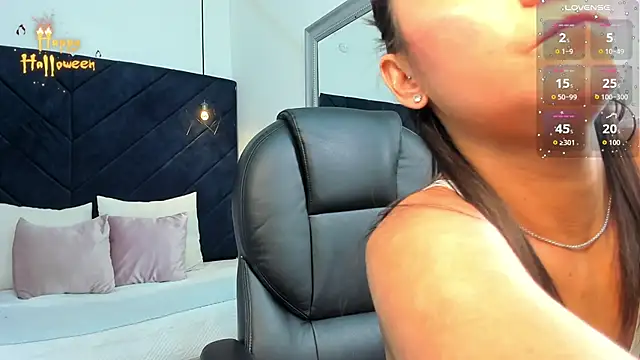 Snapshot of shamara_thomson chatting on October 11, 2025, 12:58 pm shamara thomson online show from October 11, 2025, 12:58 pm