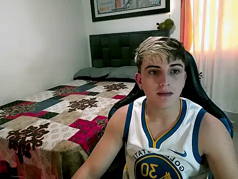 Snapshot of Justin_trevor1 chatting on June 19, 2026, 10:35 pm Justin trevor1 online show from June 19, 2026, 10:35 pm