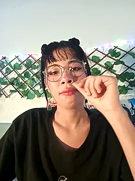 dolliette24 online show from April 7, 2026, 2:56 am