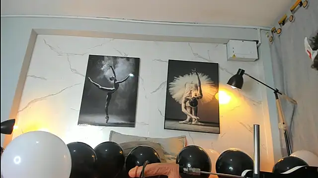 Evaa 18 online show from October 31, 2025, 5:58 pm