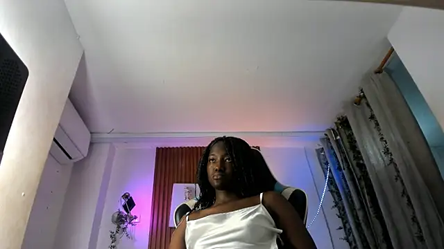 Evaa 18 online show from December 3, 2025, 6:17 pm