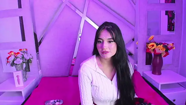 Snapshot of Miaa_Storm_ chatting on October 7, 2025, 7:55 pm Miaa Storm online show from October 7, 2025, 7:55 pm