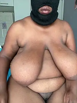 curvywithbigtitties online show from April 23, 2026, 6:03 am
