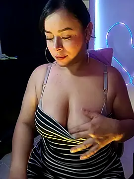 Danniela20 online show from October 26, 2025, 10:15 pm