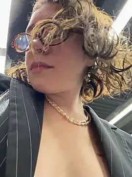 Snapshot of lucy-joy chatting on October 2, 2025, 9:38 am lucy-joy online show from October 2, 2025, 9:38 am