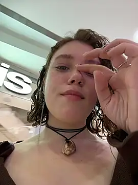 Snapshot of lucy-joy chatting on October 14, 2025, 9:43 am lucy-joy online show from October 14, 2025, 9:43 am