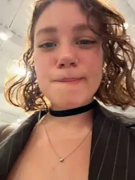 Snapshot of lucy-joy chatting on October 26, 2025, 12:22 pm lucy-joy online show from October 26, 2025, 12:22 pm