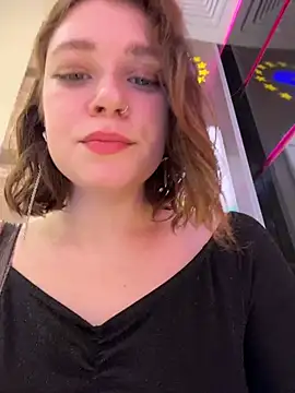 Snapshot of lucy-joy chatting on November 4, 2025, 12:15 pm lucy-joy online show from November 4, 2025, 12:15 pm