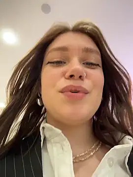 lucy-joy online show from March 13, 2026, 11:28 am