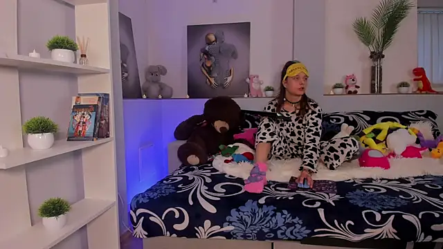 AlicePill online show from November 18, 2025, 2:39 am