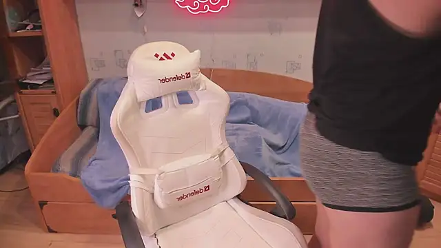 Dexter Bennett online show from March 18, 2026, 5:38 pm