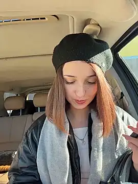 DollyTall online show from October 15, 2025, 9:09 am