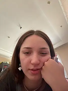 DollyTall online show from March 28, 2026, 9:31 am