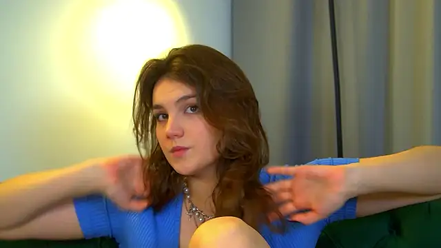 Snapshot of KarenClarks chatting on October 22, 2025, 6:18 pm KarenClarks online show from October 22, 2025, 6:18 pm