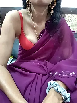 Yourhotsweetgirl online show from November 3, 2025, 4:14 am