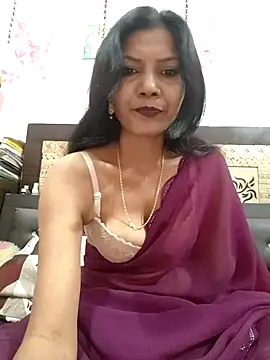 Yourhotsweetgirl online show from November 19, 2025, 4:01 am