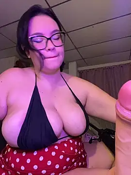 Emily Taylor2 online show from October 2, 2025, 1:56 am