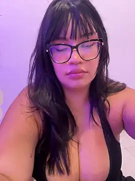 Snapshot of Emily_Taylor2 chatting on April 25, 2026, 2:03 am Emily Taylor2 online show from April 25, 2026, 2:03 am