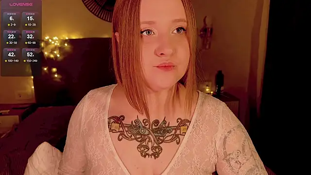 NaomiRey1 online show from November 1, 2025, 5:15 pm