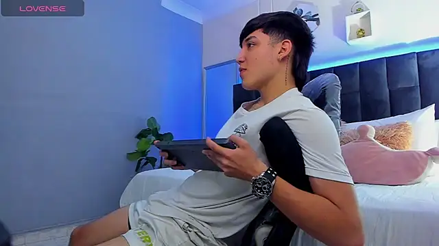 Ares di martin online show from September 17, 2025, 2:52 pm