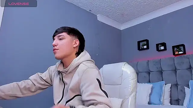 Ares di martin online show from November 5, 2025, 4:56 am