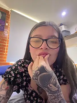 KoraSweett online show from February 6, 2026, 7:28 pm